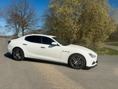 Gebraucht Maserati Ghibli 350 PS (257 kW) 2017 Weiß Limousine