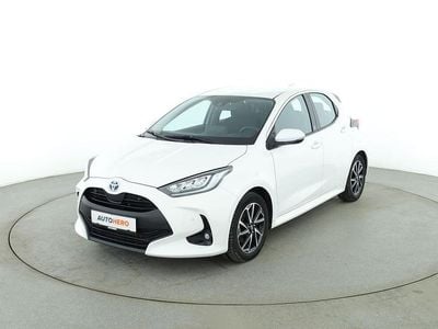 Gebraucht Toyota Yaris Hybrid Team 2022 Weiß Limousine
