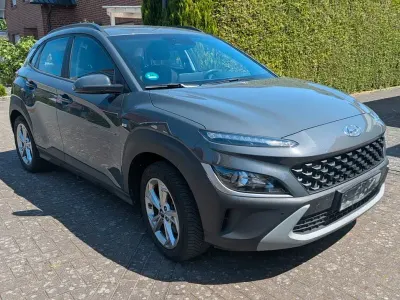 Gebraucht Hyundai Kona Pure 120 PS (88 kW) 2023 Grau SUV