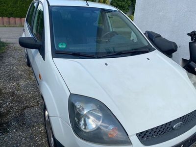 Gebraucht Ford Fiesta 60 PS (44 kW) 2006 Weiß Kleinwagen