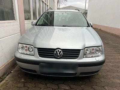Silber Gebraucht 2002 VW Bora Kombi | 5.950 € (Teuer)