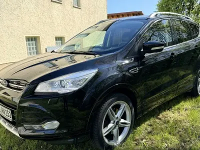 Gebraucht Ford Kuga Individual 179 PS (131 kW) 2016 Schwarz SUV