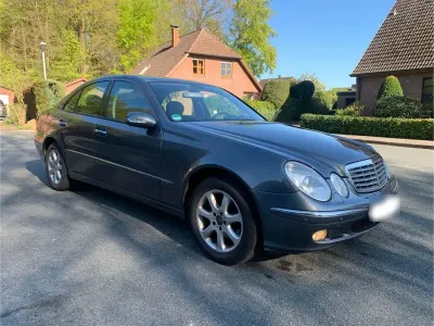 Używany Mercedes E320 Elegance 224 KM (164 kW) 2006 Niebieski Sedan/Limuzyna