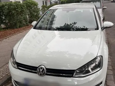 Gebraucht VW Golf VII 110 PS (80 kW) 2015 Weiß Kleinwagen