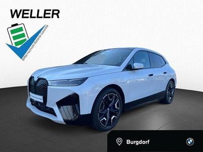 Gebraucht BMW iX Sport Line 239 kW (326 PS) 2023 Mineralweiß metallic (weiß) SUV