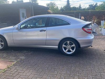 Silber Gebraucht 2005 Mercedes 200 Coupé | 2.200 € (Teuer)