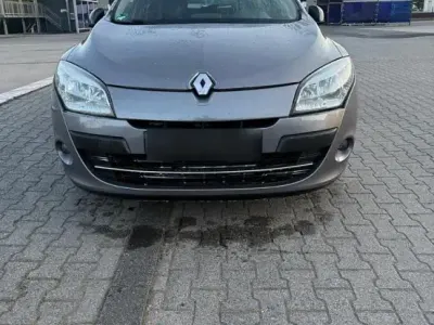 Gebraucht Renault Mégane III 110 PS (80 kW) 2012 Braun Limousine