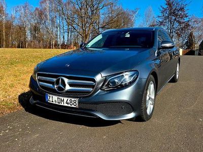 Gebraucht Mercedes E220 194 PS (142 kW) 2017 Grau Kombi