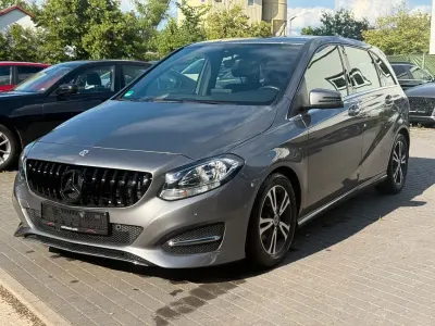 Gebraucht Mercedes B180 122 PS (89 kW) 2017 Grau Kleinwagen