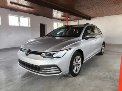 Second-hand VW Golf VIII Life 116 CP (85 kW) 2024 Argintiu Break