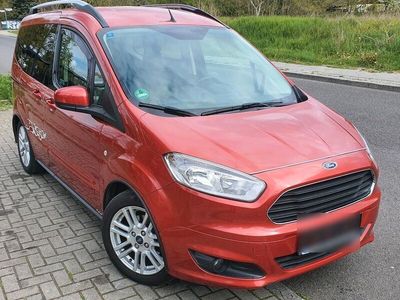 gebraucht Ford Tourneo Courier 1.0 EB Titanium *Besonder Ausstattung*