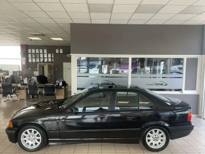 Second-hand BMW 328 193 CP (141 kW) 1996 Negru Berlinǎ