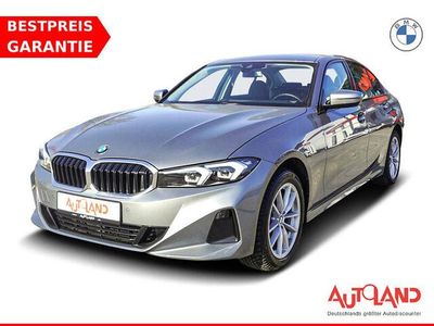 Gebraucht BMW 318 Sport Line 156 PS (114 kW) 2023 Skyscraper grau met. Limousine