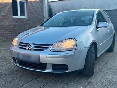 Gebraucht VW Golf V 105 PS (77 kW) 2005 Grau Kleinwagen