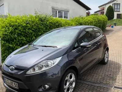 Gebraucht Ford Fiesta Trend 82 PS (60 kW) 2009 Grau Limousine