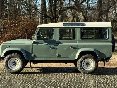 Gebraucht Land Rover Defender 122 PS (89 kW) 2008 Grün Kombi