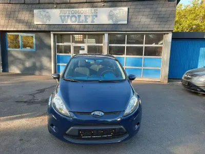 Usata Ford Fiesta Trend 82 CV (60 kW) 2009 Blu Utilitaria