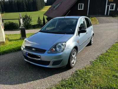 Gebraucht Ford Fiesta 69 PS (50 kW) 2007 Blau Kleinwagen