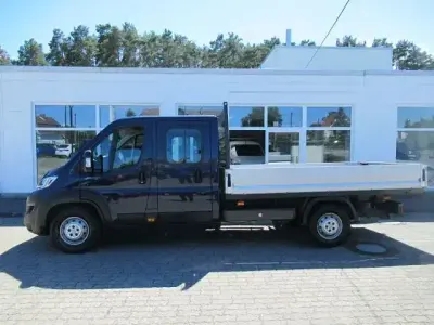 Gebraucht Citroën Jumper 140 PS (102 kW) 2023 Imperial blau Van / Kleinbus