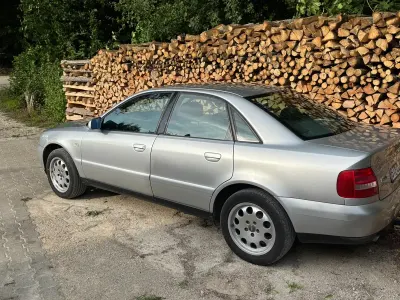Gebraucht Audi A4 101 PS (74 kW) 2000 Silber Limousine