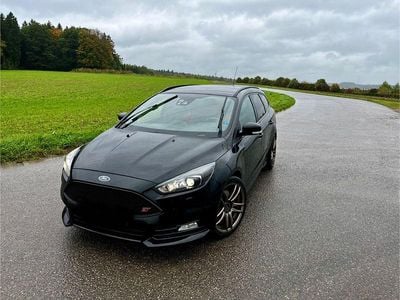 Schwarz Gebraucht 2016 Ford Focus Sport Kombi | 14.000 € (Guter Preis)