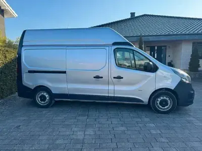 Usata Opel Vivaro 125 CV (91 kW) 2018 Argento Monovolume
