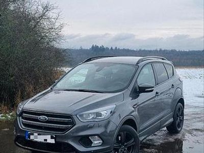 Gebraucht Ford Kuga ST-Line 150 PS (110 kW) 2018 Grau SUV