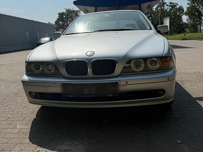 BMW 525