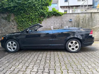 Używany Volvo C70 Kinetic 179 KM (131 kW) 2007 Czarny Kabriolet