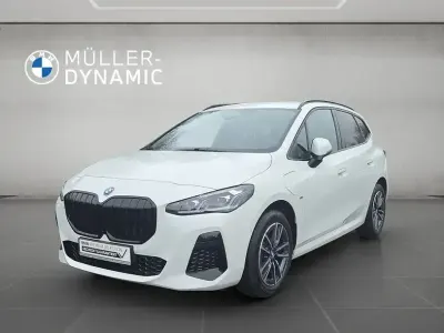 Gebraucht BMW 230e Active Tourer M Sport 326 PS (239 kW) 2023 Weiß Van / Kleinbus