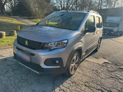 Gebraucht Peugeot Rifter GT-line 131 PS (96 kW) 2019 Silber Van / Kleinbus