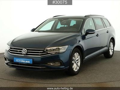 Blau Gebraucht 2023 VW Passat Business Kombi | 22.990 € (Guter Preis)