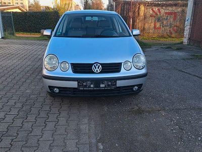 Gebraucht VW Polo Basis 75 PS (55 kW) 2001 Silber Limousine