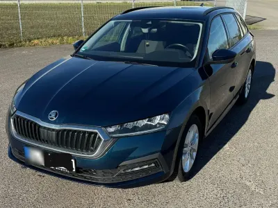 Gebraucht Skoda Octavia Ambition 150 PS (110 kW) 2021 Blau Kombi