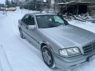 Gebraucht Mercedes C180 122 PS (89 kW) 1998 Silber Limousine
