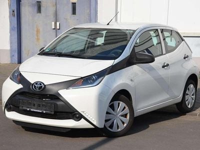 Second-hand Toyota Aygo 69 CP (50 kW) 2015 Alb Hatchback