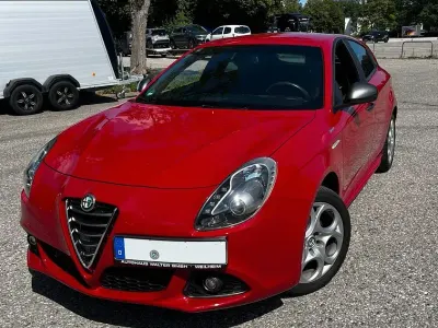 Gebraucht Alfa Romeo Giulietta Sprint 150 PS (110 kW) 2015 Rot Kleinwagen