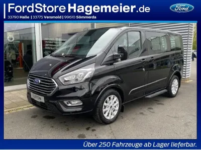 Gebraucht Ford Tourneo Titanium 131 PS (96 kW) 2023 Agate black metallic Van / Kleinbus