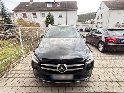 Gebraucht Mercedes B200 150 PS (110 kW) 2019 Schwarz Van / Kleinbus