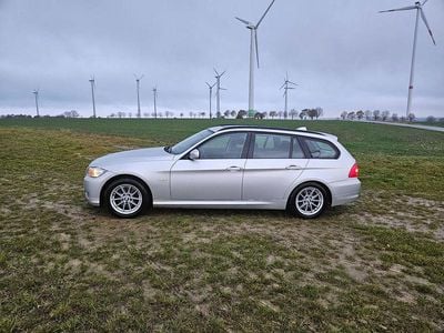 Silber Gebraucht 2011 BMW 320 Comfort Edition Kombi | 8.300 € (Fairer Preis)