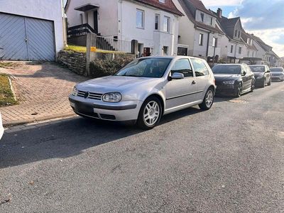 Gebraucht VW Golf IV 75 PS (55 kW) 2000 Silber Kleinwagen