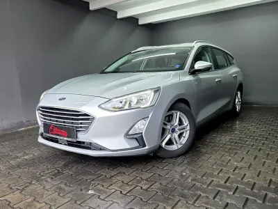 Gebraucht Ford Focus 120 PS (88 kW) 2019 Silber Limousine