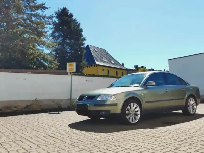 Usata VW Passat 115 CV (84 kW) 2003 Verde Berlina