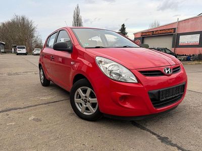 Gebraucht Hyundai i20 77 PS (56 kW) 2009 Rot Kleinwagen