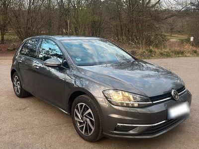 Gebraucht VW Golf VII Sound 110 PS (80 kW) 2017 Grau Kleinwagen
