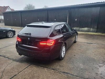 Schwarz Gebraucht 2019 BMW 320 Kombi | 14.799 € (Guter Preis)