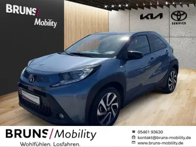 Gebraucht Toyota Aygo X 72 PS (52 kW) 2025 Grau SUV