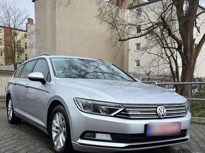 Gebraucht VW Passat 120 PS (88 kW) 2017 Silber Kombi