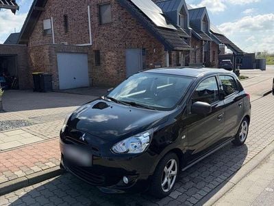 Second-hand Mitsubishi Space Star 71 CP (52 kW) 2015 Negru Hatchback