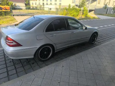 Gebraucht Mercedes C230 200 PS (147 kW) 2004 Silber Limousine